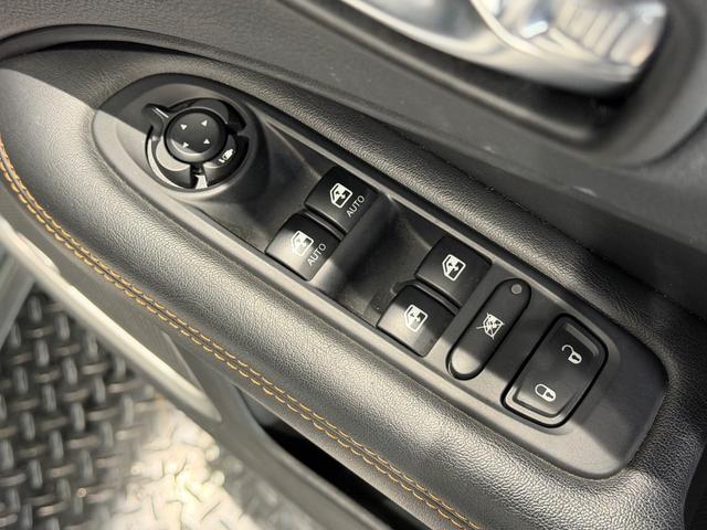 ジープ・コンパス リミテッド 純正ナビTV/レザーシート/シートヒーター/Bカメラ/ETC/18インチAW/beatsプレミアムサウンド/アクティブクルーズコントロール/ブラインドスポットモニター(15枚目)