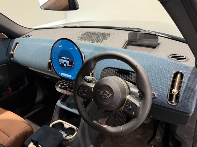 MINI カントリーマンD フェイバリット・トリム ワンオーナー車/フェイヴァ―ドトリム/19インチAW/レザーシート/Mパッケージ/ハーマンカードンサウンド/メモリー付きパワーシート/AppleCarPlay/マッサージシート/(11枚目)