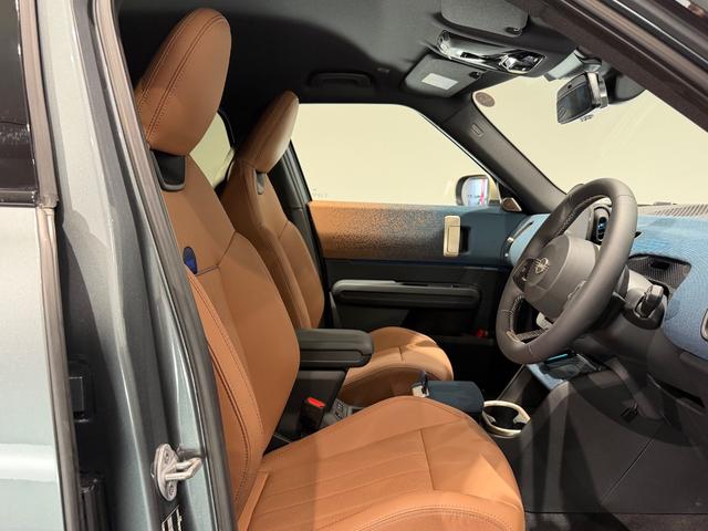 MINI カントリーマンD フェイバリット・トリム ワンオーナー車/フェイヴァ―ドトリム/19インチAW/レザーシート/Mパッケージ/ハーマンカードンサウンド/メモリー付きパワーシート/AppleCarPlay/マッサージシート/(12枚目)