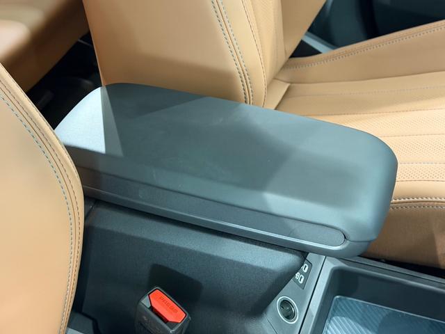 MINI カントリーマンD フェイバリット・トリム ワンオーナー車/フェイヴァ―ドトリム/19インチAW/レザーシート/Mパッケージ/ハーマンカードンサウンド/メモリー付きパワーシート/AppleCarPlay/マッサージシート/(37枚目)