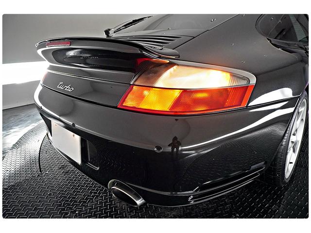 ９１１ ９１１ターボ　シートヒーター　メモリー付きパワーシート　黒革　電動リアウィング　レッドキャリパー　１８インチターボＡＷ　サンルーフ　左Ｈ　アルカンターラルーフ（55枚目）