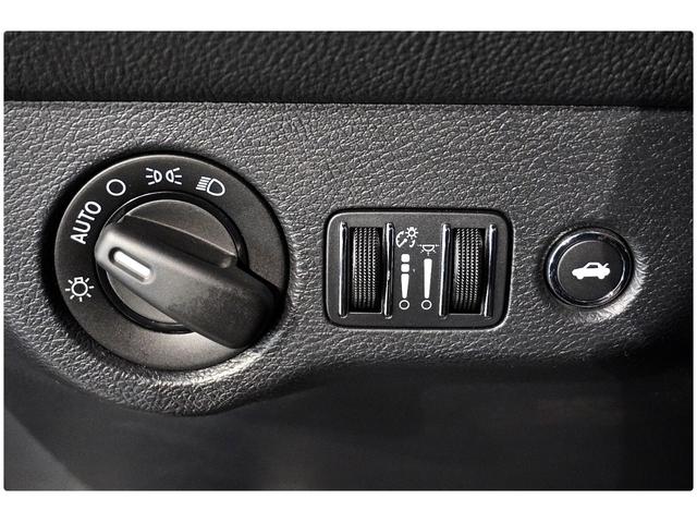 ＳＲＴ　ヘルキャット　ハーマンカードン　Ｂカメ　ベンチレーション　ブラインドアシストスポット　シートヒーター　ステアリングヒーター　ＥＴＣ　パドルシフト(25枚目)