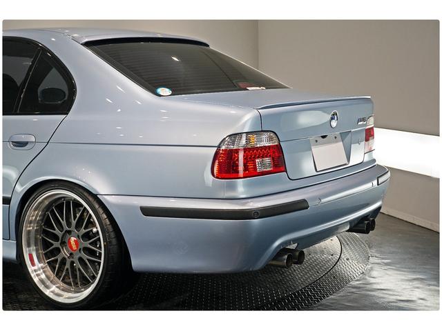 Ｍ５ Ｍ５　６ＭＴ　ブレンボブレーキシステム　ＢＢＳ２０ＡＷ　左ハンドル　ビルシュタイン車高調　後期ヘッドライトテール　ブラックグリル　Ｂカメラ　ウッドインテリア（76枚目）