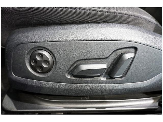 Ａ５スポーツバック ４０ＴＦＳＩスポーツ　マトリクスＬＥＤヘッドランプＰＫＧ／バーチャルコックピット／ＡＣＣ／純正ナビＴＶ／ＥＴＣ／Ｂカメラ／１８インチＡＷ／シートヒーター／ドラレコ／（19枚目）