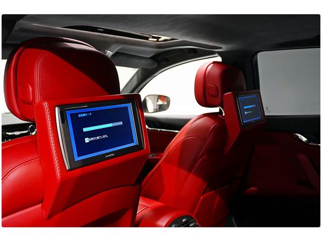 クアトロポルテ Ｓ　２２ＡＷ／赤革／サンルーフ／後席モニター／ハーマンカードンサウンド／３６０°カメラ／ＡｐｐｌｅＣａｒＰｌａｙ／シートヒーター／メモリー付きパワーシート／ＥＴＣ／レッドキャリパー（45枚目）