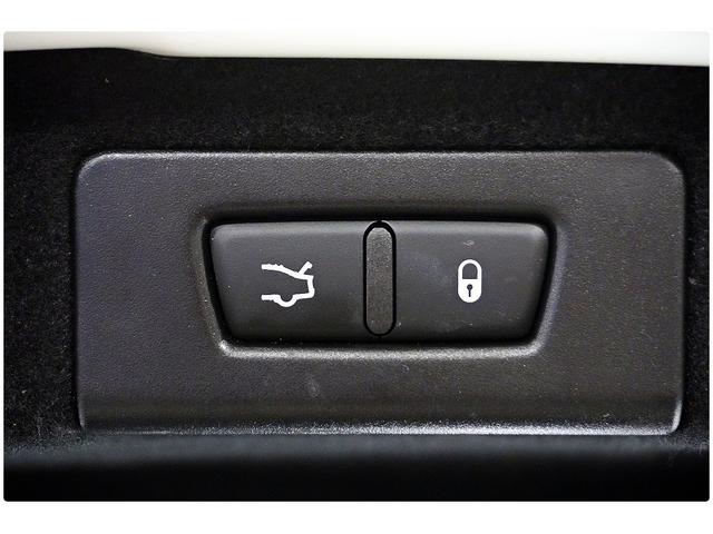 クアトロポルテ Ｓ　２２ＡＷ／赤革／サンルーフ／後席モニター／ハーマンカードンサウンド／３６０°カメラ／ＡｐｐｌｅＣａｒＰｌａｙ／シートヒーター／メモリー付きパワーシート／ＥＴＣ／レッドキャリパー（51枚目）