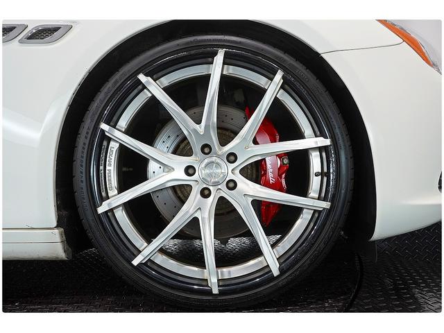 クアトロポルテ Ｓ　２２ＡＷ／赤革／サンルーフ／後席モニター／ハーマンカードンサウンド／３６０°カメラ／ＡｐｐｌｅＣａｒＰｌａｙ／シートヒーター／メモリー付きパワーシート／ＥＴＣ／レッドキャリパー（69枚目）