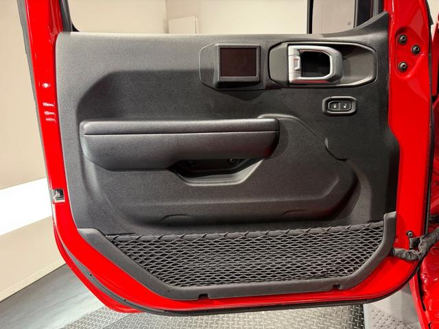 ジープ・ラングラーアンリミテッド フリーダムエディション　２００台限定特別仕様車／ＡＣＣ／半革シート／シートヒーター／Ｂカメラ／ＥＴＣ／１７インチＡＷ／（22枚目）