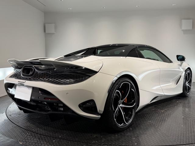 ７５０Ｓスパイダー ベースグレード　パフォーマンスインテリア／Ｂｏｗｅｒｓ＆Ｗｉｌｋｉｎｓサウンド／グロスブラックダイヤモンド５ツインスポーク超軽量鍛造ＡＷ／Ｆリフト／カーボンラッピング／アンビエントライト／リアビューカメラ（6枚目）