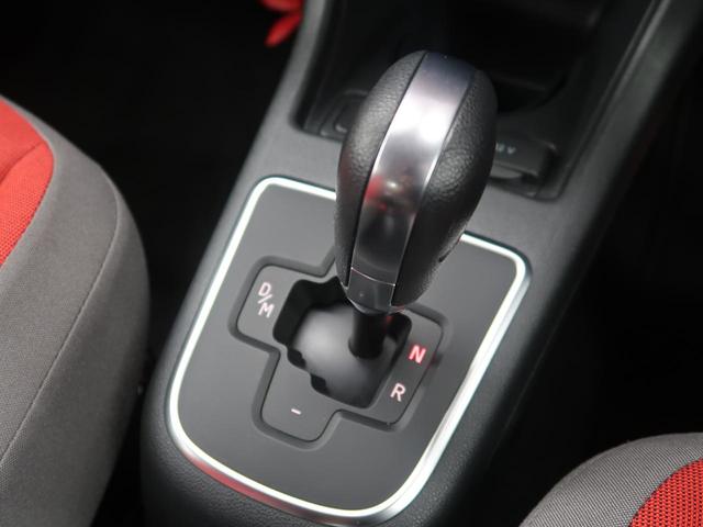 アップ！ クロス　アップ！　ストラーダメモリーナビ　バックカメラ　キーレスキー　ルーフレール　ＥＴＣ　純正アルミ　シティエマージェンシーブレーキ　レザーステアリング　フォグランプ　フルセグＴＶ　レザーシフトノブ（9枚目）