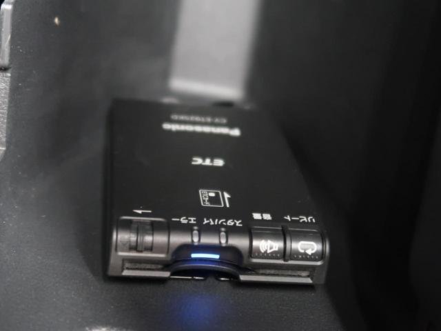 アップ！ クロス　アップ！　ストラーダメモリーナビ　バックカメラ　キーレスキー　ルーフレール　ＥＴＣ　純正アルミ　シティエマージェンシーブレーキ　レザーステアリング　フォグランプ　フルセグＴＶ　レザーシフトノブ（12枚目）