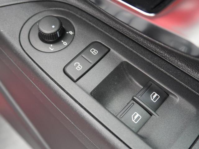 アップ！ クロス　アップ！　ストラーダメモリーナビ　バックカメラ　キーレスキー　ルーフレール　ＥＴＣ　純正アルミ　シティエマージェンシーブレーキ　レザーステアリング　フォグランプ　フルセグＴＶ　レザーシフトノブ（30枚目）