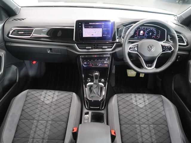 Ｔ－ロック ＴＤＩ　Ｒライン　シートヒーター　パワーテールゲート　純正ナビ　障害物センサー　衝突軽減ブレーキ　ＩＱヘッドライト　ＣａｒＰｌａｙ　ディーゼル　バックカメラ　レーンチェンジアシストシステム　オプションホイール（5枚目）