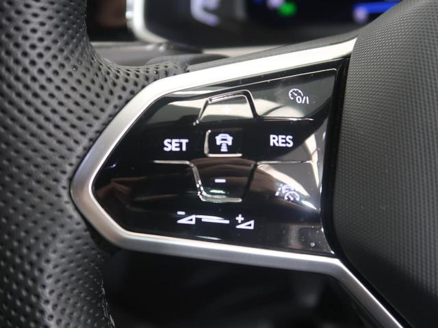Ｔ－ロック ＴＤＩ　Ｒライン　シートヒーター　パワーテールゲート　純正ナビ　障害物センサー　衝突軽減ブレーキ　ＩＱヘッドライト　ＣａｒＰｌａｙ　ディーゼル　バックカメラ　レーンチェンジアシストシステム　オプションホイール（9枚目）