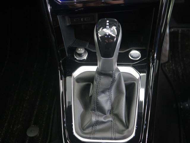 Ｔ－ロック ＴＤＩ　Ｒライン　シートヒーター　パワーテールゲート　純正ナビ　障害物センサー　衝突軽減ブレーキ　ＩＱヘッドライト　ＣａｒＰｌａｙ　ディーゼル　バックカメラ　レーンチェンジアシストシステム　オプションホイール（11枚目）