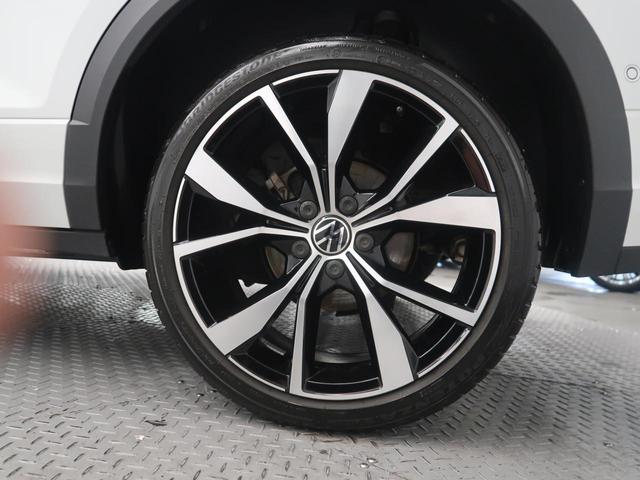 Ｔ－ロック ＴＤＩ　Ｒライン　シートヒーター　パワーテールゲート　純正ナビ　障害物センサー　衝突軽減ブレーキ　ＩＱヘッドライト　ＣａｒＰｌａｙ　ディーゼル　バックカメラ　レーンチェンジアシストシステム　オプションホイール（34枚目）