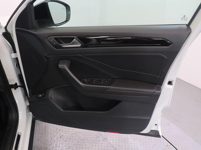 Ｔ－ロック ＴＤＩ　Ｒライン　シートヒーター　パワーテールゲート　純正ナビ　障害物センサー　衝突軽減ブレーキ　ＩＱヘッドライト　ＣａｒＰｌａｙ　ディーゼル　バックカメラ　レーンチェンジアシストシステム　オプションホイール（65枚目）