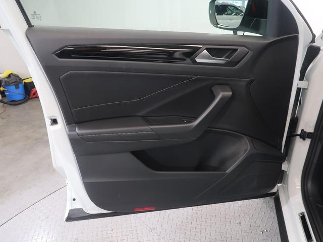 Ｔ－ロック ＴＤＩ　Ｒライン　シートヒーター　パワーテールゲート　純正ナビ　障害物センサー　衝突軽減ブレーキ　ＩＱヘッドライト　ＣａｒＰｌａｙ　ディーゼル　バックカメラ　レーンチェンジアシストシステム　オプションホイール（67枚目）
