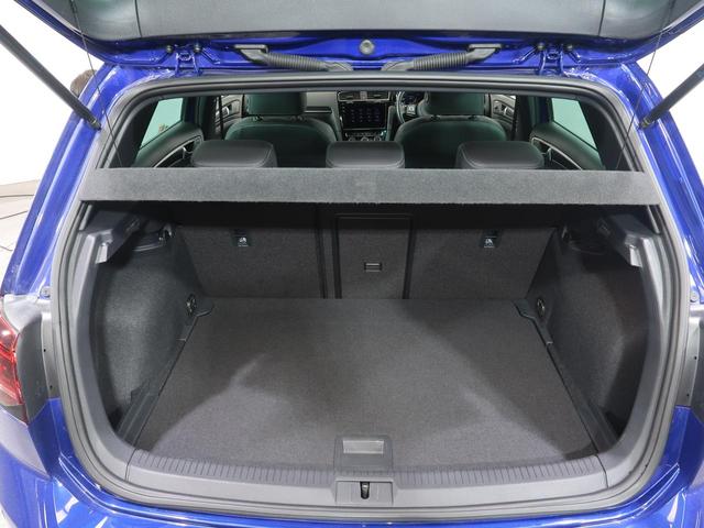 ゴルフＲ ベースグレード　４ＷＤ　レザーシート　パワーシート　シートヒーター　純正ナビ　障害物センサー　衝突軽減ブレーキ　ＬＥＤヘッドライト　バックカメラ　オートブレーキホールド　Ｂｌｕｅｔｏｏｔｈ再生　フルセグ（22枚目）