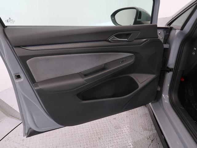 ゴルフ ｅＴＳＩ　Ｒライン　純正ナビ　バックモニター　純正ＯＰ１８インチアルミ　ＩＱヘッドライト　コーナーセンサー　シーケンシャルウインカー　プリクラッシュブレーキ　オールウェザーライト　後方死角検知機能　マイルドハイブリッド（68枚目）