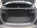 ●すっきりとした見た目のスクエア形状のラゲッジスペースです。また荷物が多い時、急なお買いものの際にもリヤシートを倒していただくことにより十分なスペースを確保できます。