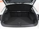 ●すっきりとした見た目のスクエア形状のラゲッジスペースです。また荷物が多い時、急なお買いものの際にもリヤシートを倒していただくことにより十分なスペースを確保できます。