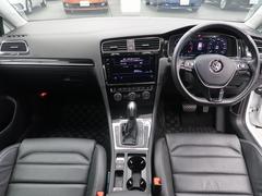 シンプルなデザインと一目でわかるスイッチの配置はＰｅｏｐｌｅｓ　Ｃａｒ＝みんなの車という考えの現れです。各スイッチにはバックライトもついており、夜間でも安全に操作して頂けます。 5