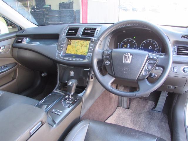 クラウンハイブリッド ベースグレード 車検令和9年7月まで スマートキー 純正18インチアルミ 純正HDDナビ テレビ ETC ドラレコ シートヒーター&クーラー クルーズコントロール 電動リヤカーテン イージークローザドア(11枚目)