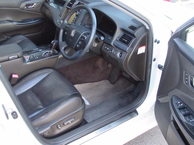 クラウンハイブリッド ベースグレード 車検令和9年7月まで スマートキー 純正18インチアルミ 純正HDDナビ テレビ ETC ドラレコ シートヒーター&クーラー クルーズコントロール 電動リヤカーテン イージークローザドア(12枚目)