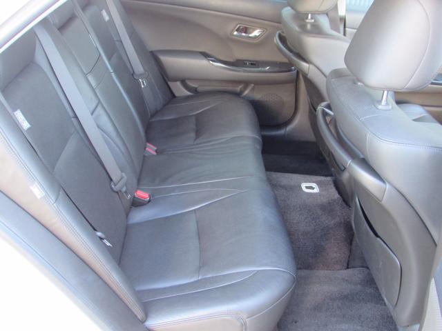 クラウンハイブリッド ベースグレード 車検令和9年7月まで スマートキー 純正18インチアルミ 純正HDDナビ テレビ ETC ドラレコ シートヒーター&クーラー クルーズコントロール 電動リヤカーテン イージークローザドア(16枚目)