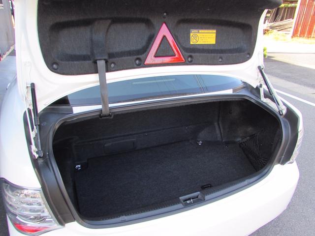 クラウンハイブリッド ベースグレード 車検令和9年7月まで スマートキー 純正18インチアルミ 純正HDDナビ テレビ ETC ドラレコ シートヒーター&クーラー クルーズコントロール 電動リヤカーテン イージークローザドア(41枚目)