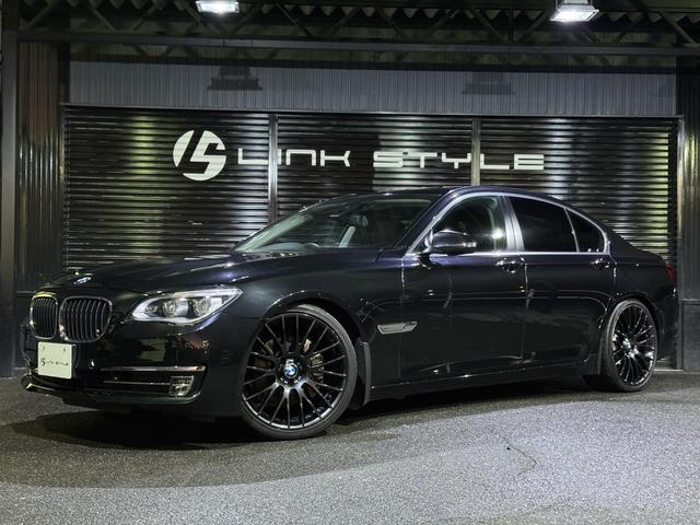 ７シリーズ ７４０ｉ　正規ディーラー車　右Ｈ　サンルーフ　茶革シート　メーカーナビ　フルセグＴＶ　ＥＴＣ　バックカメラ　パワートランク　社外２１インチホイール　ローダウン　社外リアスポイラー　オートクルーズ　ＬＥＤヘッド（2枚目）