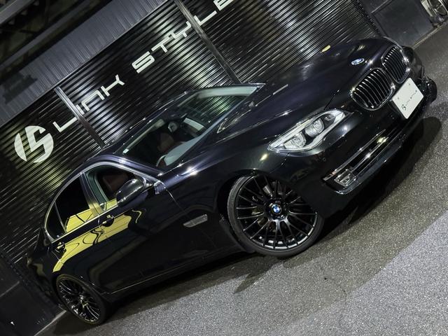 ７シリーズ ７４０ｉ　正規ディーラー車　右Ｈ　サンルーフ　茶革シート　メーカーナビ　フルセグＴＶ　ＥＴＣ　バックカメラ　パワートランク　社外２１インチホイール　ローダウン　社外リアスポイラー　オートクルーズ　ＬＥＤヘッド（10枚目）