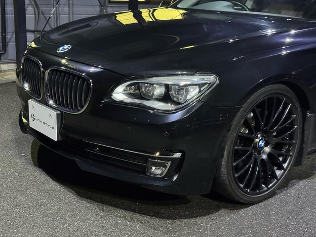 ７シリーズ ７４０ｉ　正規ディーラー車　右Ｈ　サンルーフ　茶革シート　メーカーナビ　フルセグＴＶ　ＥＴＣ　バックカメラ　パワートランク　社外２１インチホイール　ローダウン　社外リアスポイラー　オートクルーズ　ＬＥＤヘッド（29枚目）