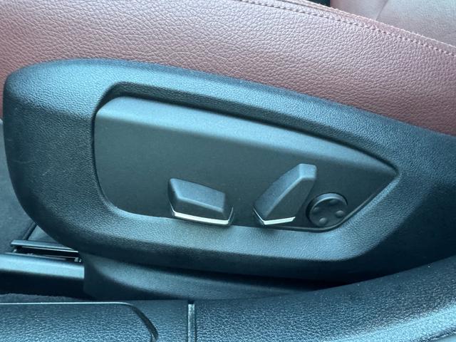 ７シリーズ ７４０ｉ　正規ディーラー車　右Ｈ　サンルーフ　茶革シート　メーカーナビ　フルセグＴＶ　ＥＴＣ　バックカメラ　パワートランク　社外２１インチホイール　ローダウン　社外リアスポイラー　オートクルーズ　ＬＥＤヘッド（68枚目）