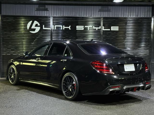 Ｓクラス Ｓ６３　ロング　正規ディーラー車　右ハンドル　ダイナミックパッケージ　後期テールランプ　後期ヘッドライト　ブラックグリル　カーボンフロントリップ　ブラバスカーボンリアディフューザー　パノラマルーフ　後期前後バンパー（18枚目）