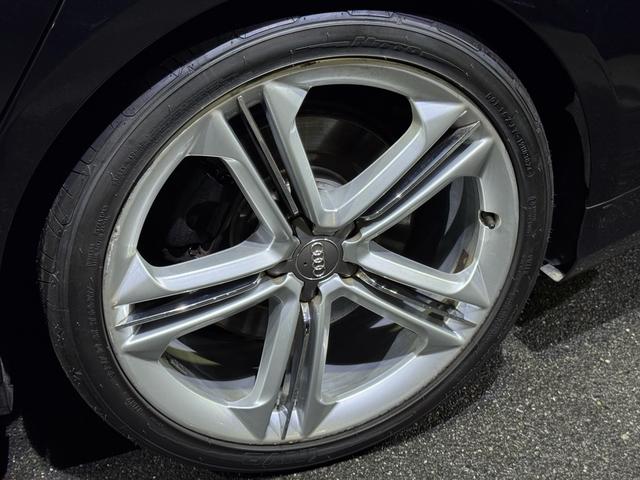 Ｓ８ ベースグレード　正規ディーラー車　右Ｈ　ＬＥＤヘッドライト　ＢＯＳＥサウンド　システム　ブラックレザーインテリア　純正ナビ　バックカメラ　シートヒーター　パワーバックドア　Ｂｌｕｅｔｏｏｔｈオーディオ　カーボンパネル（25枚目）