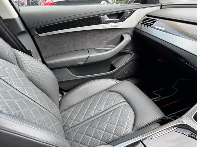 Ｓ８ ベースグレード　正規ディーラー車　右Ｈ　ＬＥＤヘッドライト　ＢＯＳＥサウンド　システム　ブラックレザーインテリア　純正ナビ　バックカメラ　シートヒーター　パワーバックドア　Ｂｌｕｅｔｏｏｔｈオーディオ　カーボンパネル（51枚目）