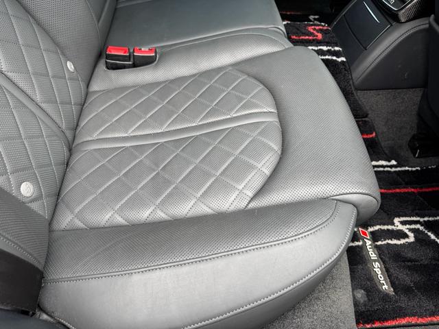 Ｓ８ ベースグレード　正規ディーラー車　右Ｈ　ＬＥＤヘッドライト　ＢＯＳＥサウンド　システム　ブラックレザーインテリア　純正ナビ　バックカメラ　シートヒーター　パワーバックドア　Ｂｌｕｅｔｏｏｔｈオーディオ　カーボンパネル（59枚目）