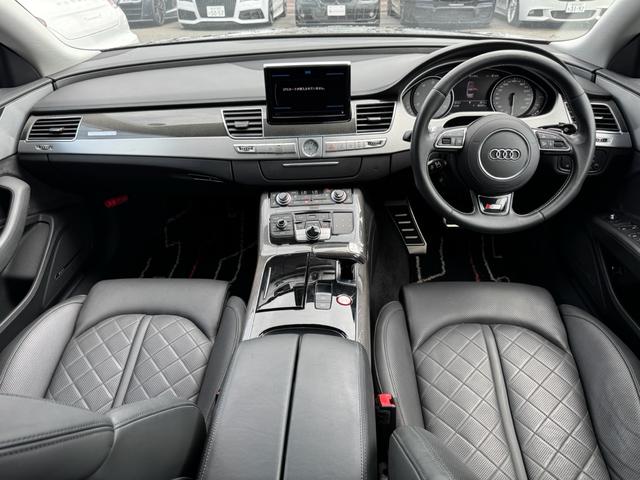 Ｓ８ ベースグレード　正規ディーラー車　右Ｈ　ＬＥＤヘッドライト　ＢＯＳＥサウンド　システム　ブラックレザーインテリア　純正ナビ　バックカメラ　シートヒーター　パワーバックドア　Ｂｌｕｅｔｏｏｔｈオーディオ　カーボンパネル（61枚目）