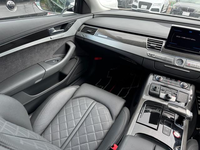Ｓ８ ベースグレード　正規ディーラー車　右Ｈ　ＬＥＤヘッドライト　ＢＯＳＥサウンド　システム　ブラックレザーインテリア　純正ナビ　バックカメラ　シートヒーター　パワーバックドア　Ｂｌｕｅｔｏｏｔｈオーディオ　カーボンパネル（63枚目）