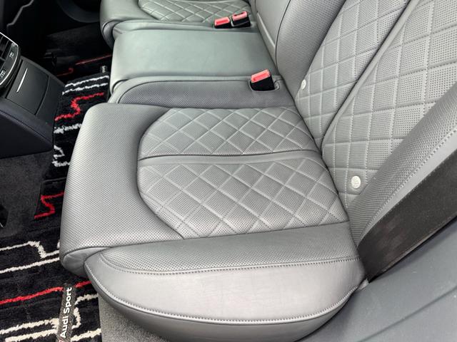 Ｓ８ ベースグレード　正規ディーラー車　右Ｈ　ＬＥＤヘッドライト　ＢＯＳＥサウンド　システム　ブラックレザーインテリア　純正ナビ　バックカメラ　シートヒーター　パワーバックドア　Ｂｌｕｅｔｏｏｔｈオーディオ　カーボンパネル（67枚目）