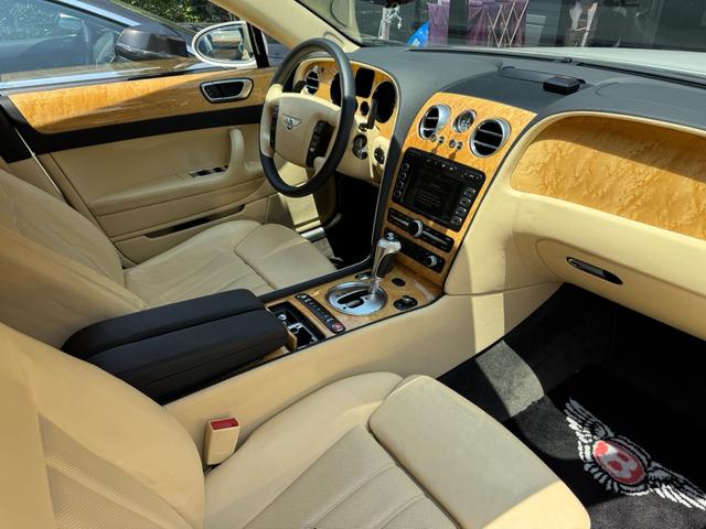 コンチネンタル フライングスパー　正規ディーラー車　左ハンドル　ベージュレザーインテリア　木目調パネル　サンルーフ　全席パワーシート　シートヒーター＆ベンチレーション　プッシュスタート　地デジ　ＥＴＣ　バックカメラ（71枚目）