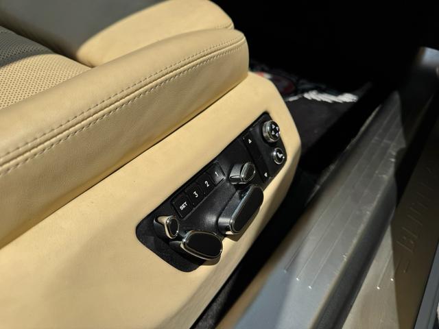 コンチネンタル フライングスパー　正規ディーラー車　左ハンドル　ベージュレザーインテリア　木目調パネル　サンルーフ　全席パワーシート　シートヒーター＆ベンチレーション　プッシュスタート　地デジ　ＥＴＣ　バックカメラ（75枚目）