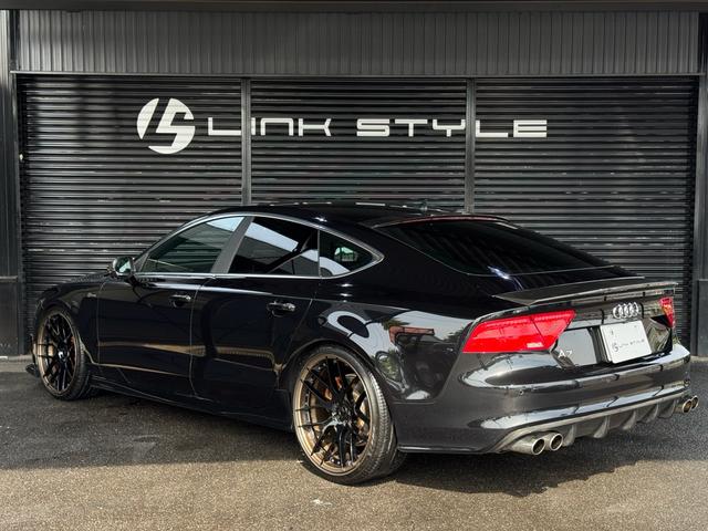 Ａ７スポーツバック ３．０ＴＦＳＩクワトロ　正規ディーラー車　右Ｈ　カーボンフロントスポイラー　ＢＣフォージド２１インチホイール　ダウンサスペンション　オレンジゴールドブレーキキャリパー　社外４本出しマフラー　カーボンリアスポイラー（19枚目）