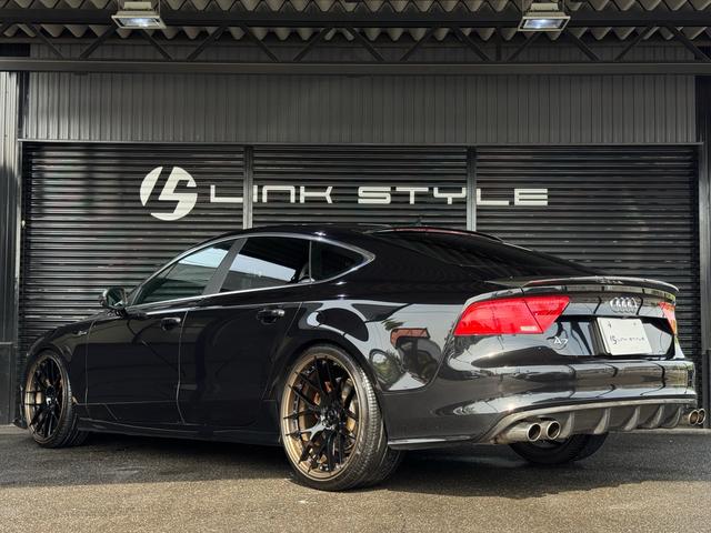 Ａ７スポーツバック ３．０ＴＦＳＩクワトロ　正規ディーラー車　右Ｈ　カーボンフロントスポイラー　ＢＣフォージド２１インチホイール　ダウンサスペンション　オレンジゴールドブレーキキャリパー　社外４本出しマフラー　カーボンリアスポイラー（20枚目）