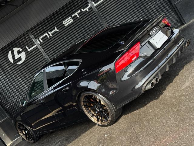 Ａ７スポーツバック ３．０ＴＦＳＩクワトロ　正規ディーラー車　右Ｈ　カーボンフロントスポイラー　ＢＣフォージド２１インチホイール　ダウンサスペンション　オレンジゴールドブレーキキャリパー　社外４本出しマフラー　カーボンリアスポイラー（22枚目）