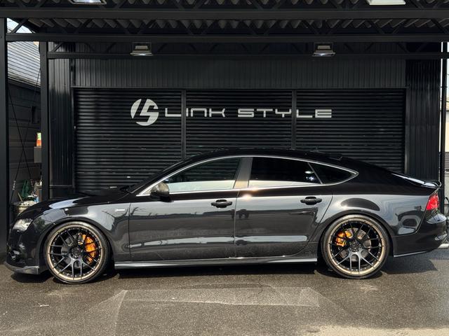 Ａ７スポーツバック ３．０ＴＦＳＩクワトロ　正規ディーラー車　右Ｈ　カーボンフロントスポイラー　ＢＣフォージド２１インチホイール　ダウンサスペンション　オレンジゴールドブレーキキャリパー　社外４本出しマフラー　カーボンリアスポイラー（24枚目）
