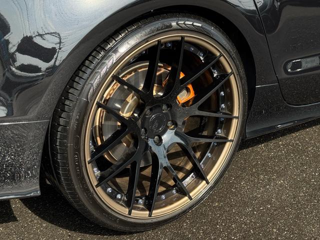 Ａ７スポーツバック ３．０ＴＦＳＩクワトロ　正規ディーラー車　右Ｈ　カーボンフロントスポイラー　ＢＣフォージド２１インチホイール　ダウンサスペンション　オレンジゴールドブレーキキャリパー　社外４本出しマフラー　カーボンリアスポイラー（29枚目）