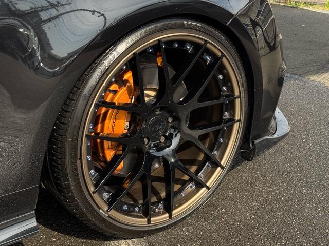 Ａ７スポーツバック ３．０ＴＦＳＩクワトロ　正規ディーラー車　右Ｈ　カーボンフロントスポイラー　ＢＣフォージド２１インチホイール　ダウンサスペンション　オレンジゴールドブレーキキャリパー　社外４本出しマフラー　カーボンリアスポイラー（30枚目）